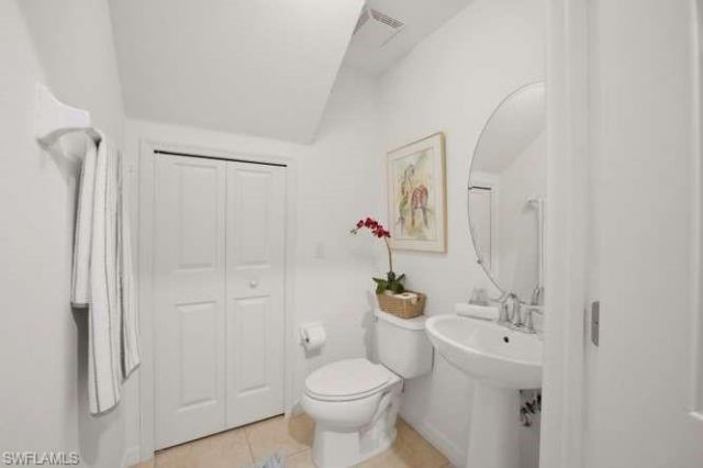 9076 Gervais Cir, Unit 405, Naples, FL 34120 Photo