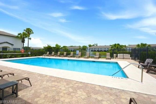 9076 Gervais Cir, Unit 405, Naples, FL 34120 Photo