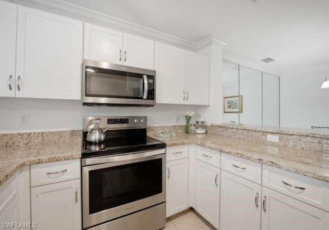 9076 Gervais Cir, Unit 405, Naples, FL 34120 Photo