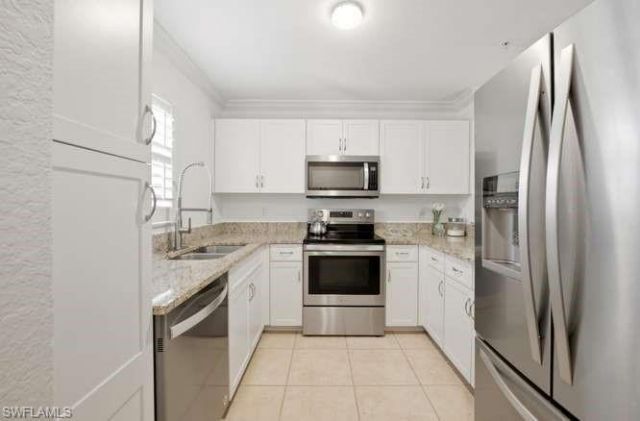 9076 Gervais Cir, Unit 405, Naples, FL 34120 Photo