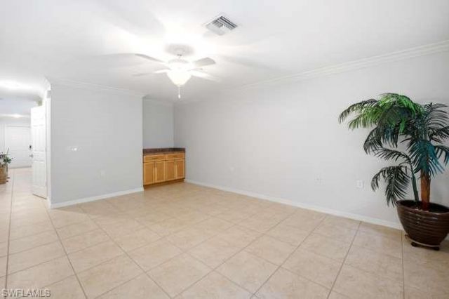 9076 Gervais Cir, Unit 405, Naples, FL 34120 Photo