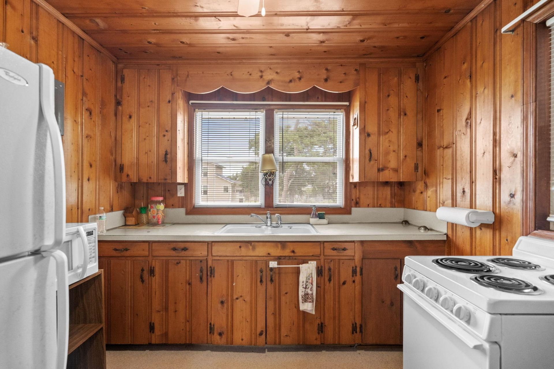 4601 Lewis St. Photo 13