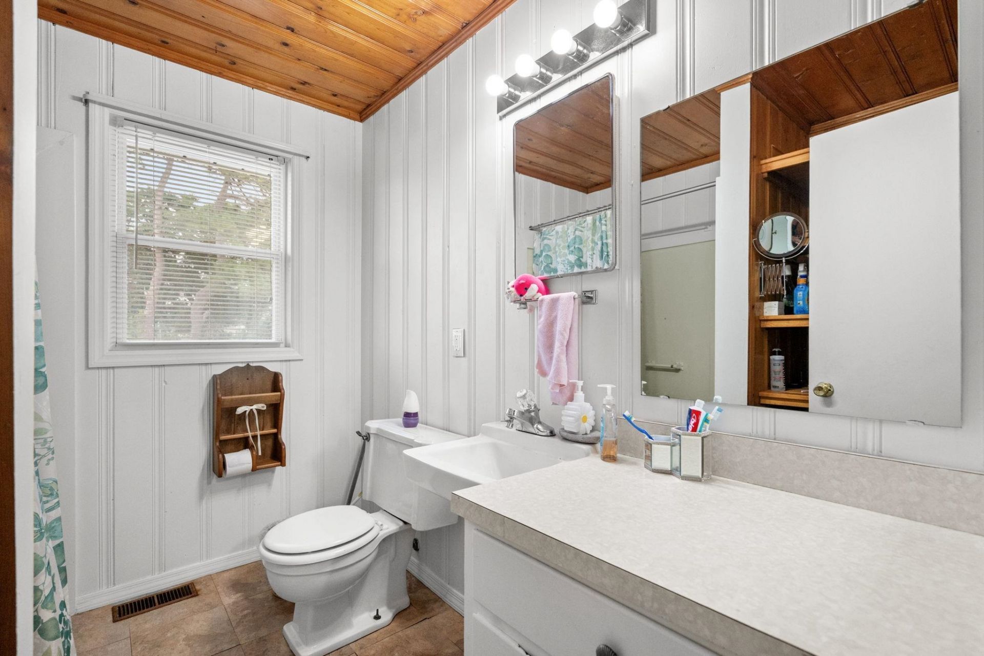 4601 Lewis St. Photo 17