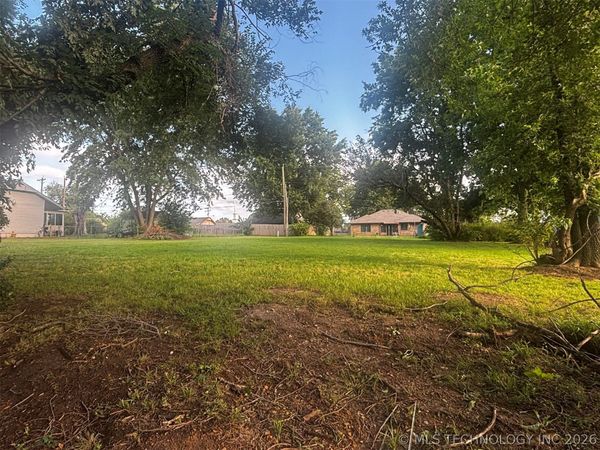 1320 E 12th Street , Okmulgee, OK 74447