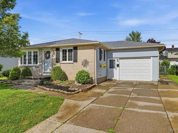 49 Caroline Lane , Depew, NY 14043