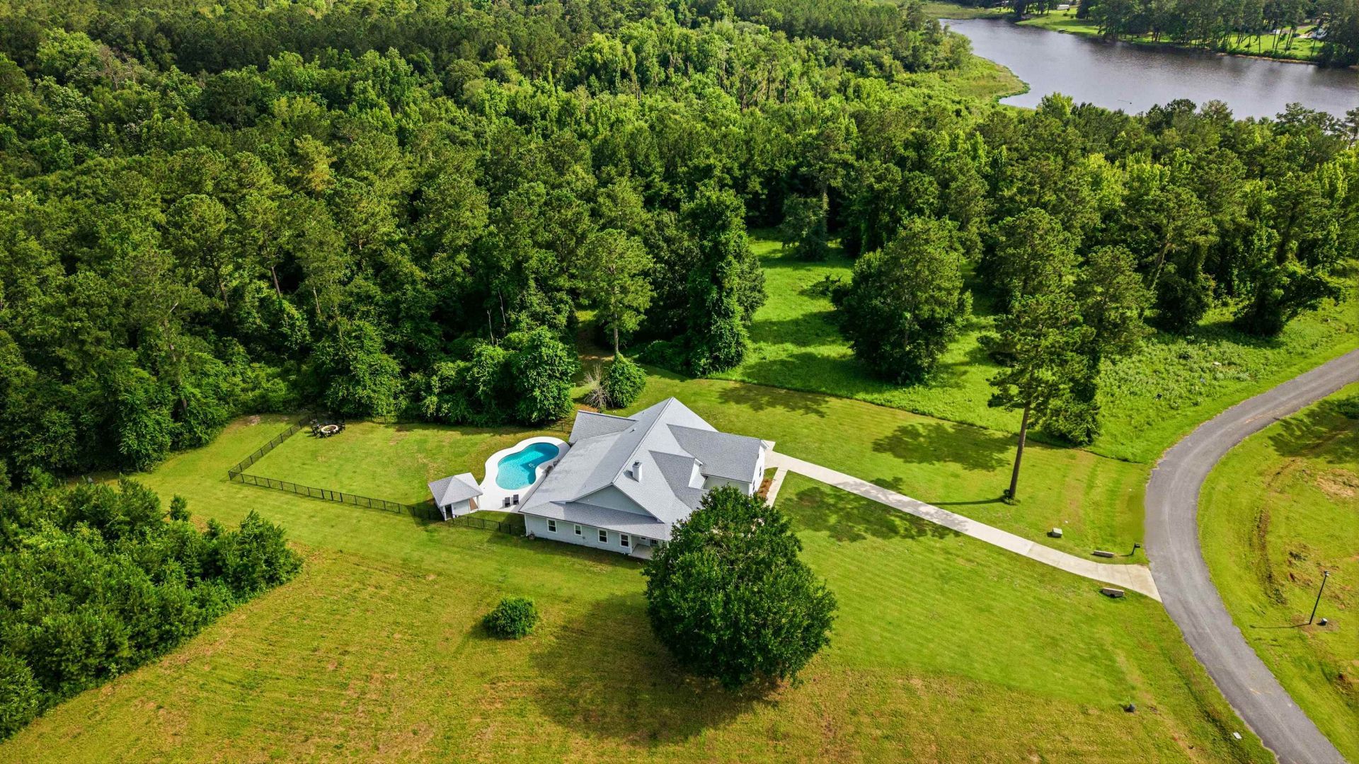225 Wisteria Lane, Havana, FL 32333 Photo