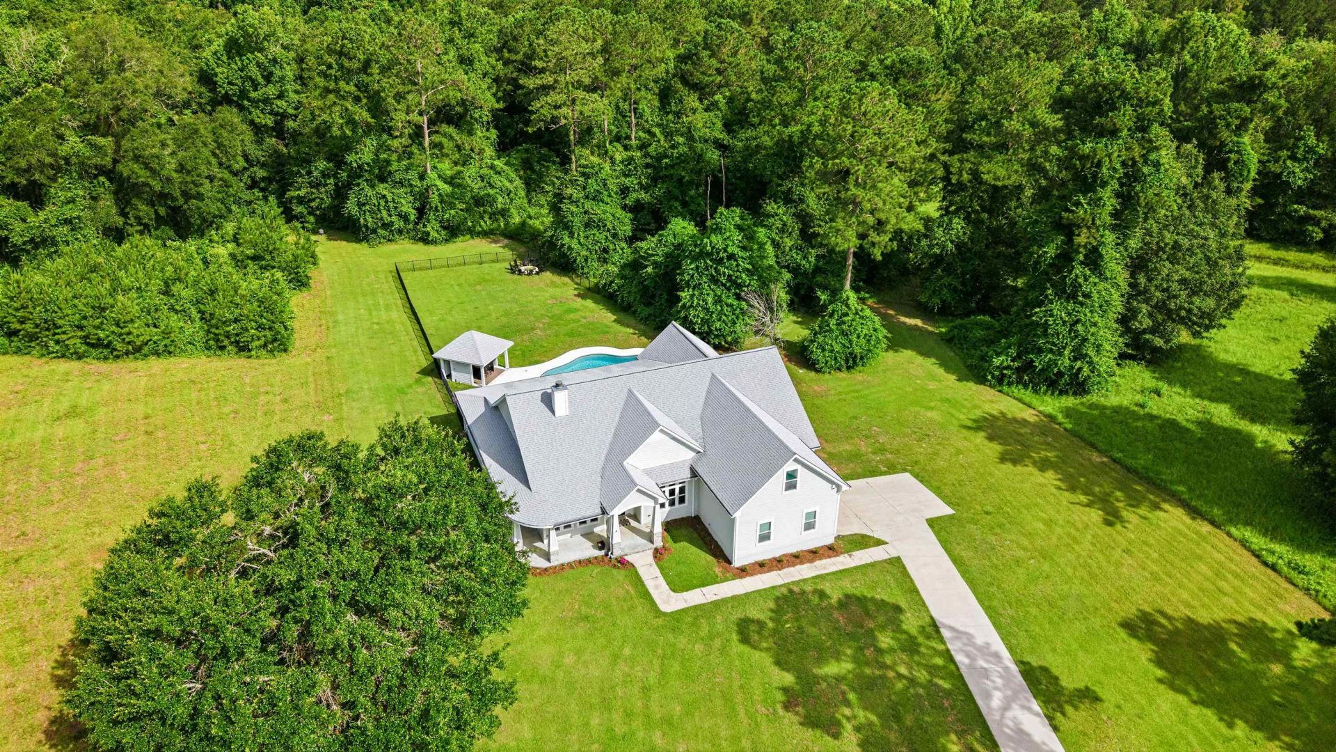 225 Wisteria Lane, Havana, FL 32333 Photo