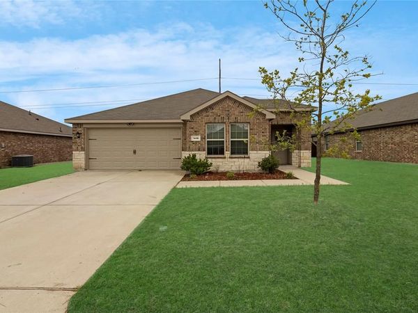 806 Twin Edge Drive, Royse City, TX 75189