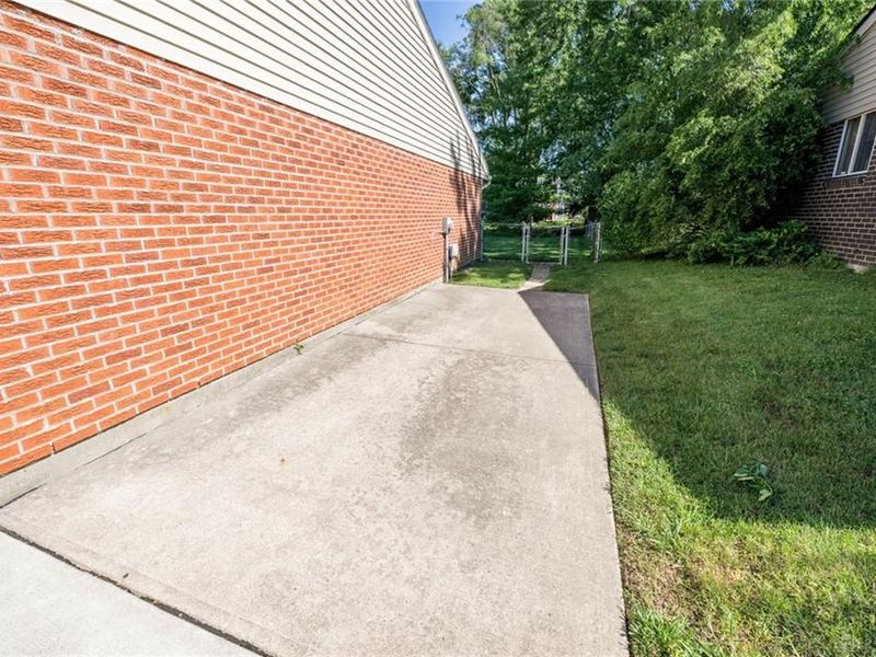 4981 Scothills Drive, Clayton, OH 45322 Photo 39