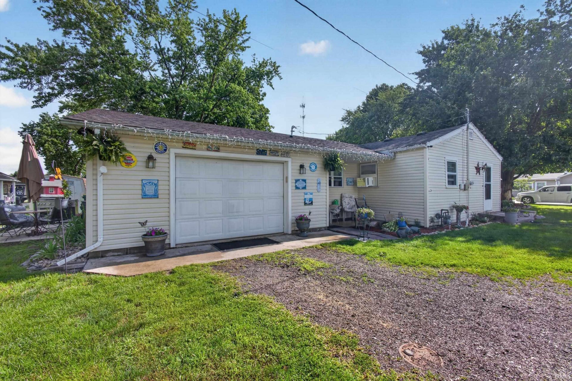 211 S Wayne Street, Flora, IN 46929 Main Photo