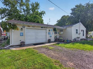 211 S Wayne Street, Flora, IN 46929
