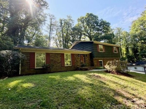 845 Cherokee Place SW, Lenoir, NC 28645