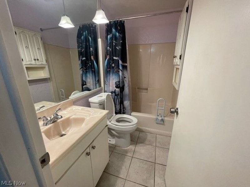 6167 Oakwood Circle, North Ridgeville, OH 44039 Photo 9
