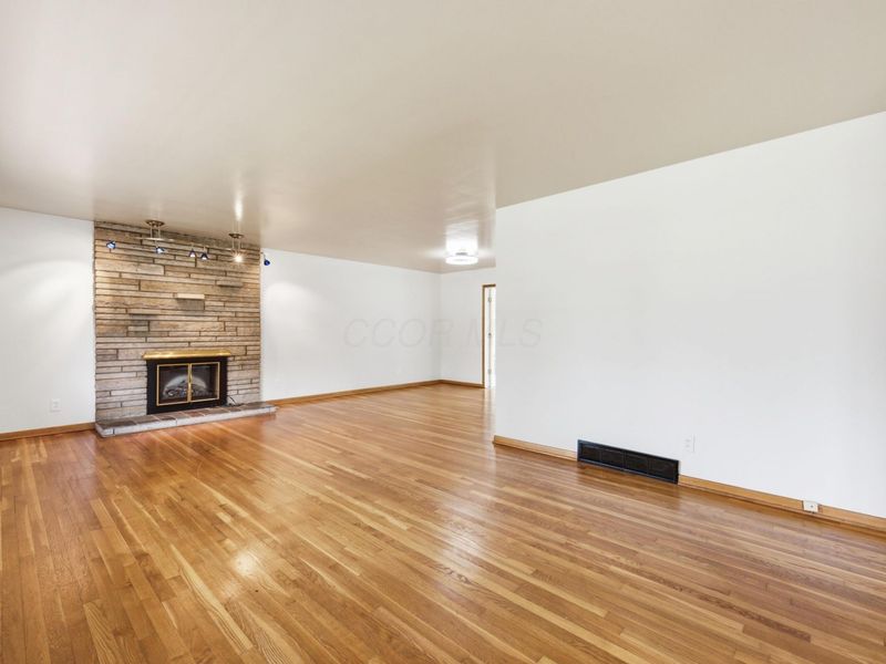 2690 Burnaby Drive, Columbus, OH 43209 Photo 4