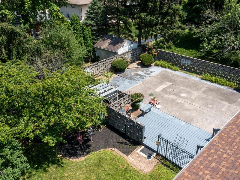 2690 Burnaby Drive, Columbus, OH 43209 Photo 41