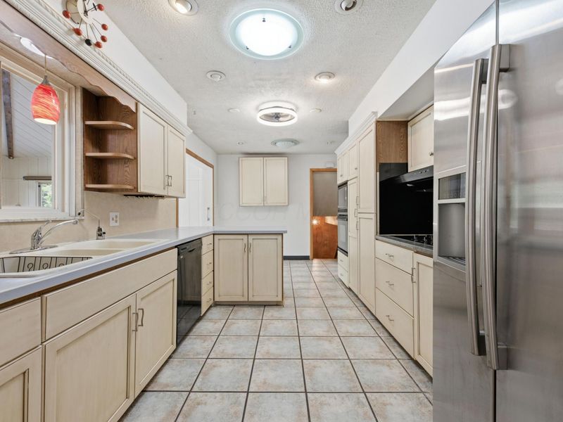 2690 Burnaby Drive, Columbus, OH 43209 Photo 7