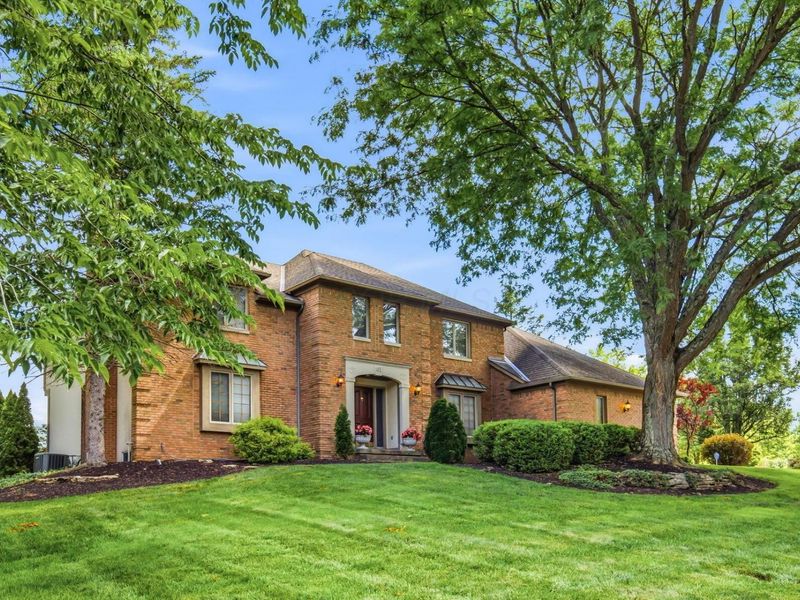 145 Valley Run Drive, Powell, OH 43065 Photo 2