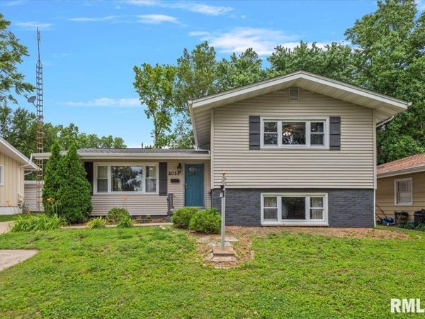 2033 BRENTWOOD Drive, Springfield, IL 62704