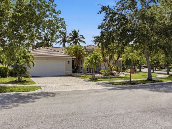 241 Fairmont Way , Weston, FL 33326