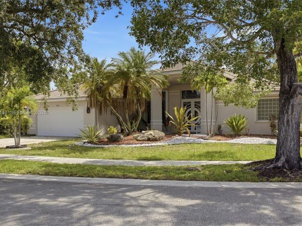 241 Fairmont Way, Weston, FL 33326