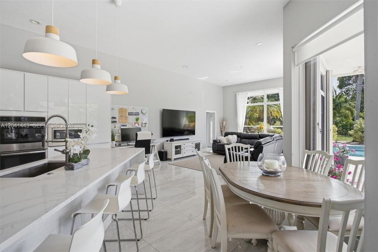 241 Fairmont Way, Weston, FL 33326 Photo