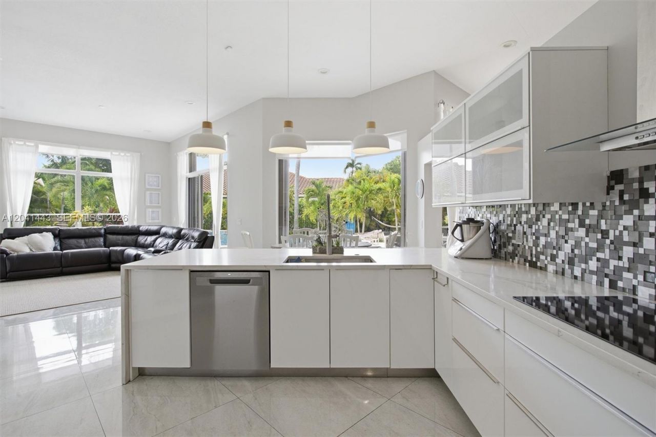241 Fairmont Way, Weston, FL 33326 Photo
