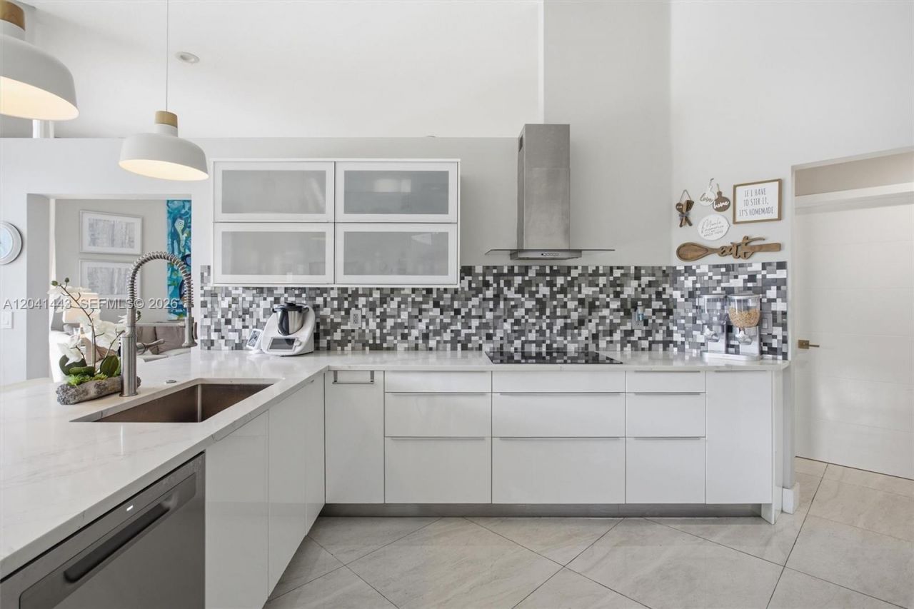 241 Fairmont Way, Weston, FL 33326 Photo