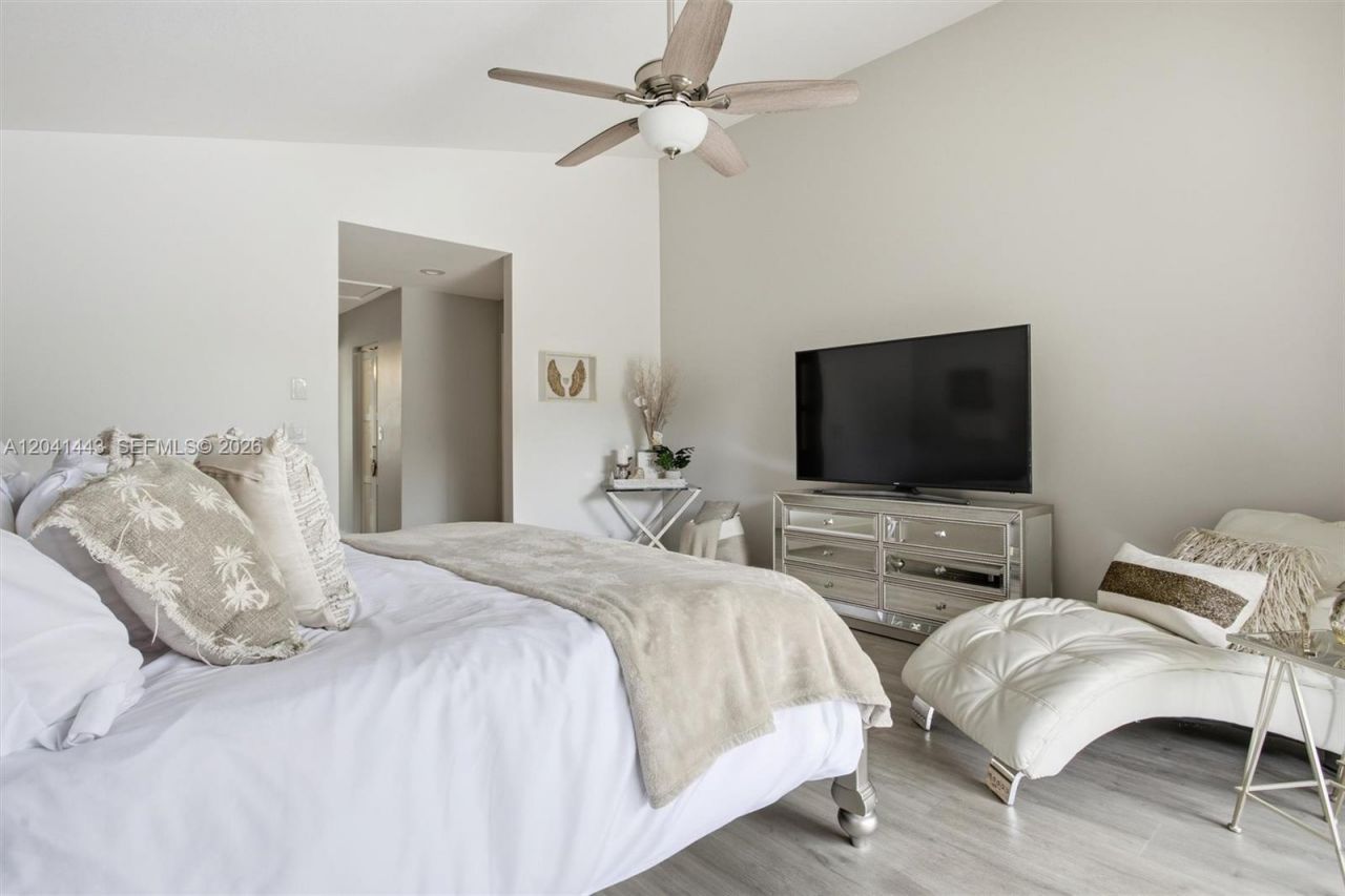 241 Fairmont Way, Weston, FL 33326 Photo