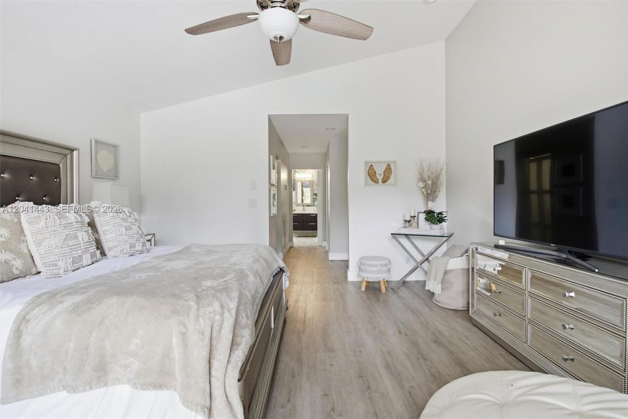 241 Fairmont Way, Weston, FL 33326 Photo
