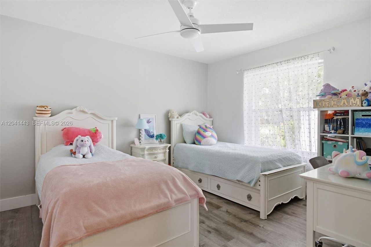 241 Fairmont Way, Weston, FL 33326 Photo