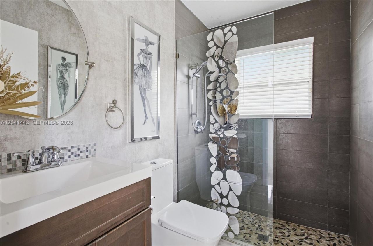 241 Fairmont Way, Weston, FL 33326 Photo
