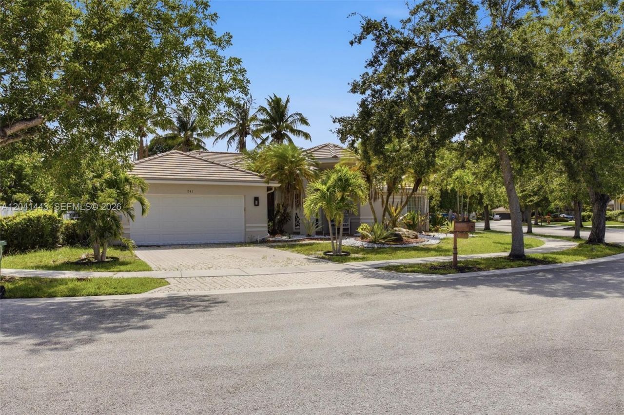 241 Fairmont Way, Weston, FL 33326 Photo