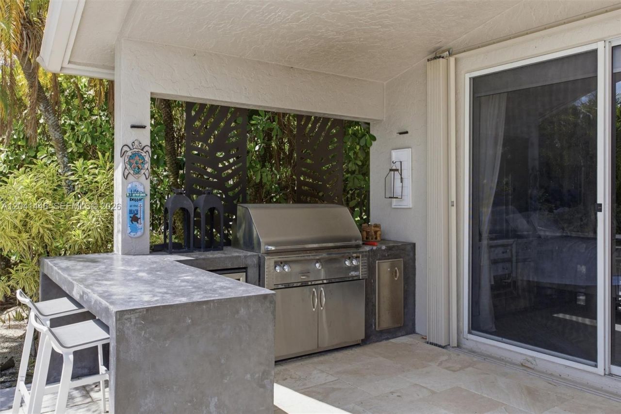 241 Fairmont Way, Weston, FL 33326 Photo