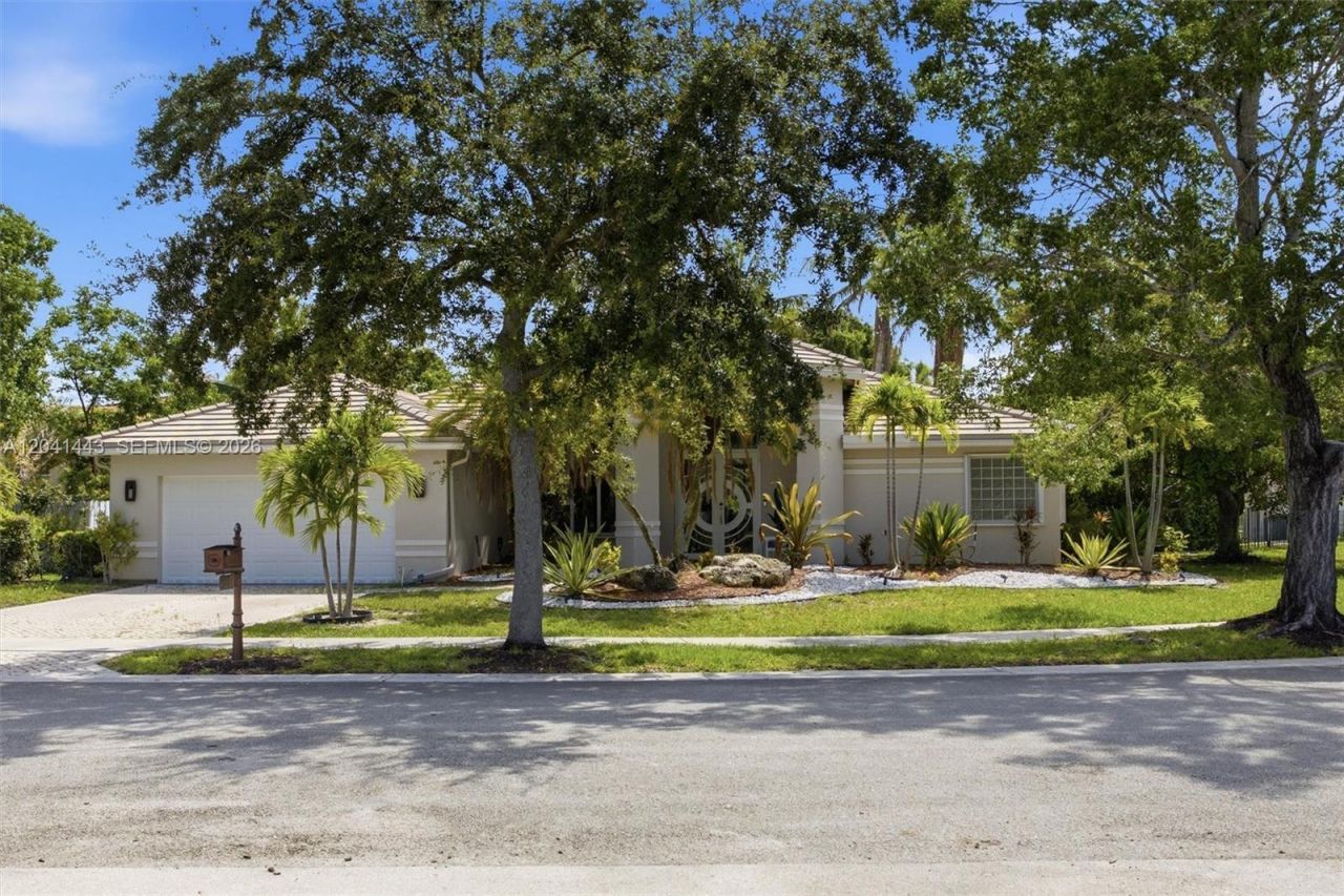 241 Fairmont Way, Weston, FL 33326 Photo
