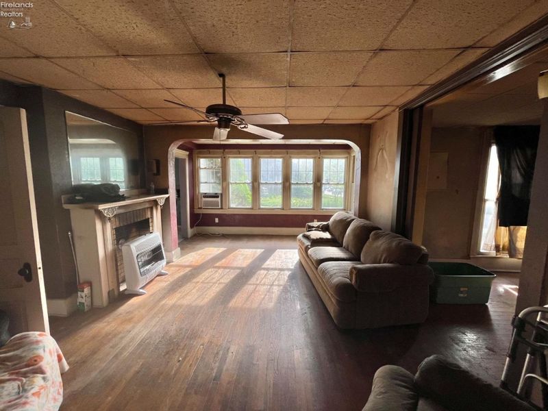 166 W Market Street, Tiffin, OH 44883 Photo 3