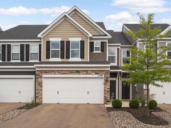 11281 Crestbury Drive, Woodbury, MN 55129