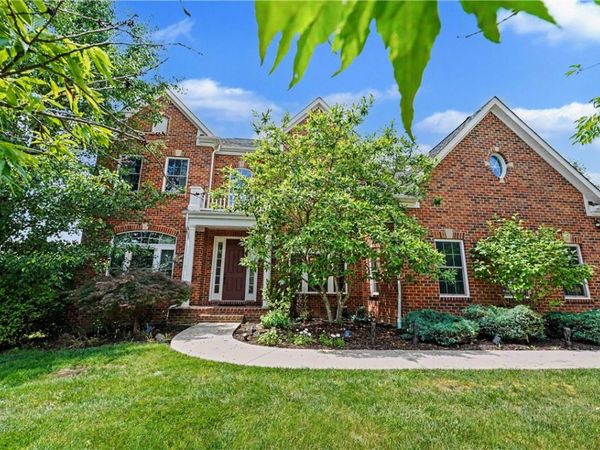 303 Connemara Ct , Mars, PA 16046