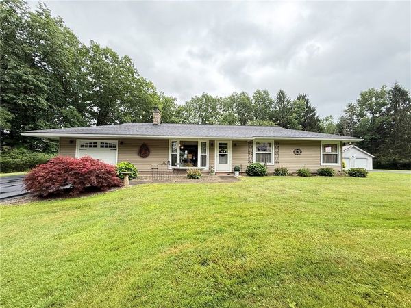 16 Eastway Avenue, Greenville, PA 16125