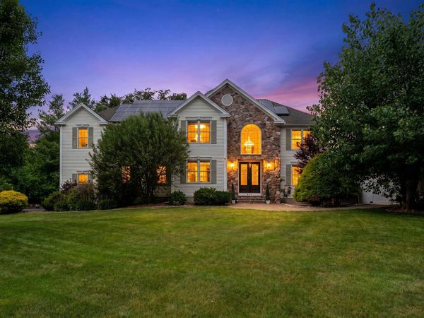 271 Merritt Nyberg Lane, Manchester, NH 03104