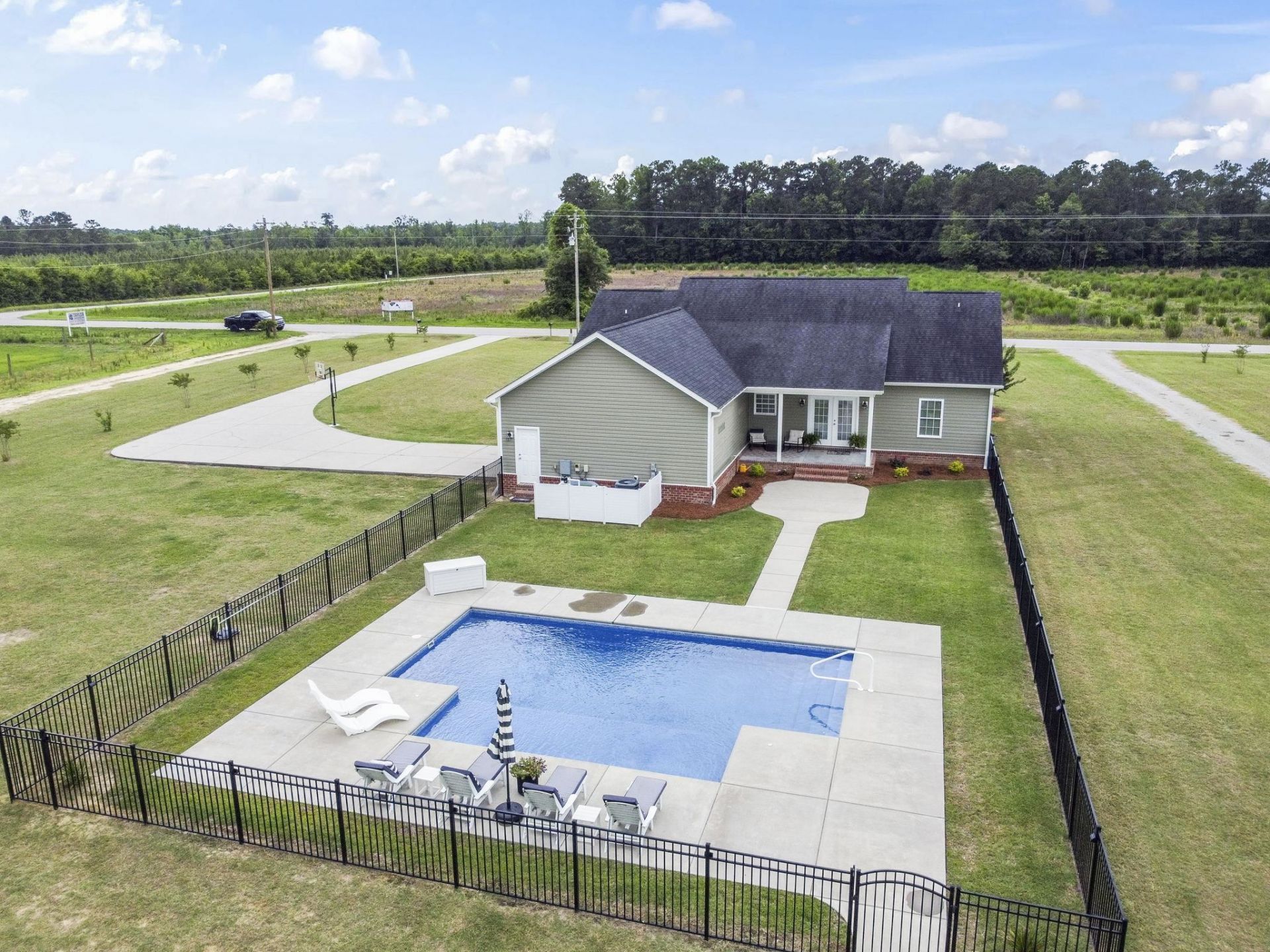 4505 Highway 308 Photo 2