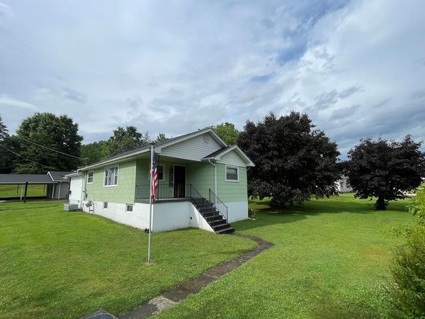 116 Poe Street, SOPHIA, WV 25921