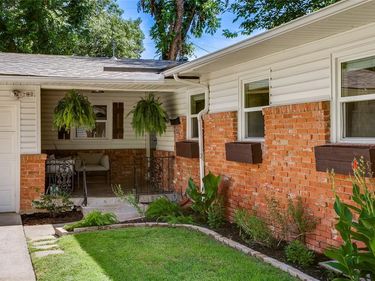 2627 W 10th Street, Dallas, TX 75211
