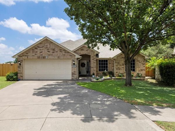 804 Tyler Court , Burleson, TX 76028