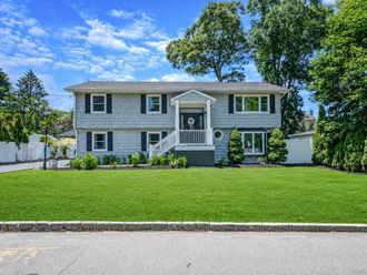 146 Rose Drive Ronkonkoma, NY 11779