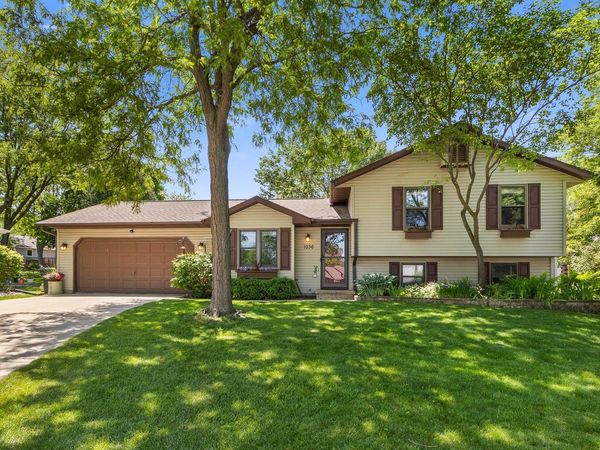1036 Villa Circle, Sun Prairie, WI 53590