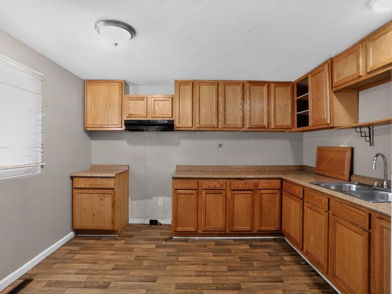 923 Wedgewood Drive , Columbus, OH 43228 Photo 7