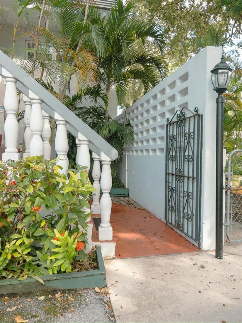 13335 Arch Creek Rd, Unit 5, North Miami, FL 33181 Photo