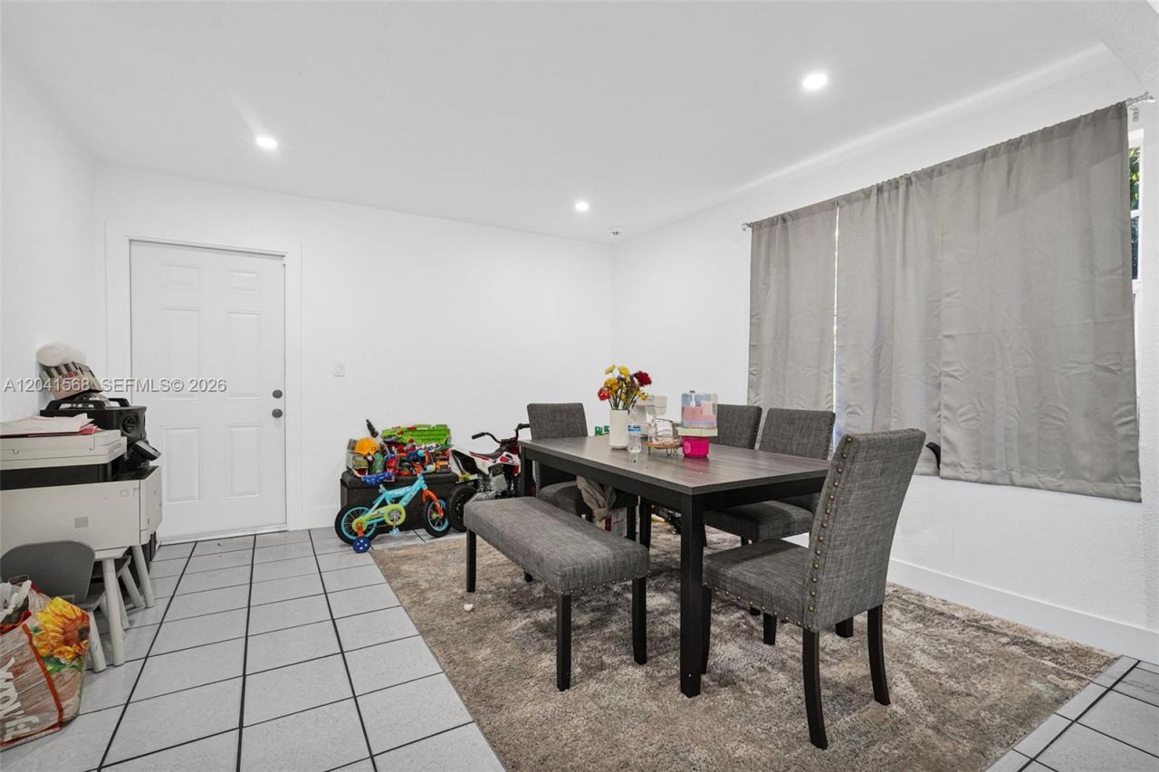 3280 NW 213th Ter , Miami Gardens, FL 33056 Photo