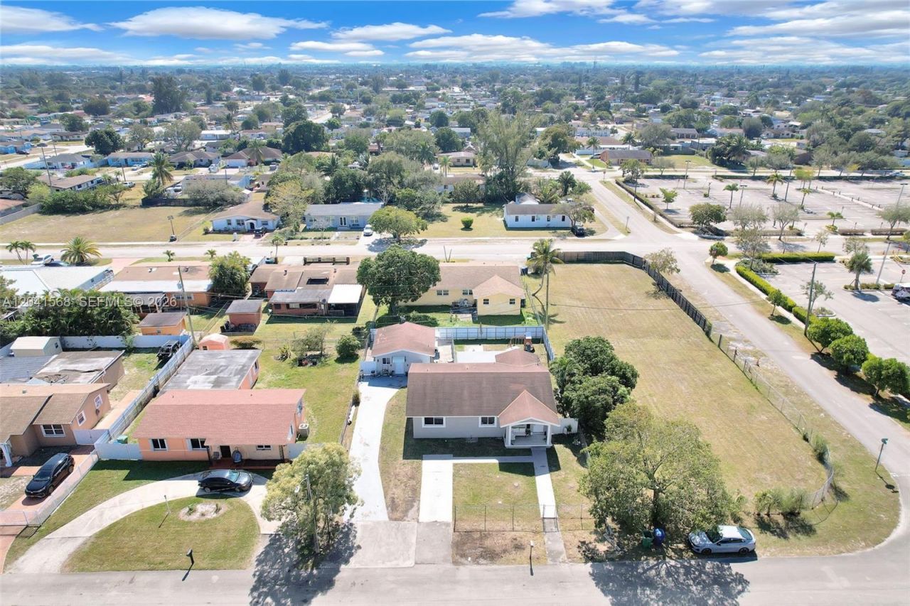 3280 NW 213th Ter , Miami Gardens, FL 33056 Photo