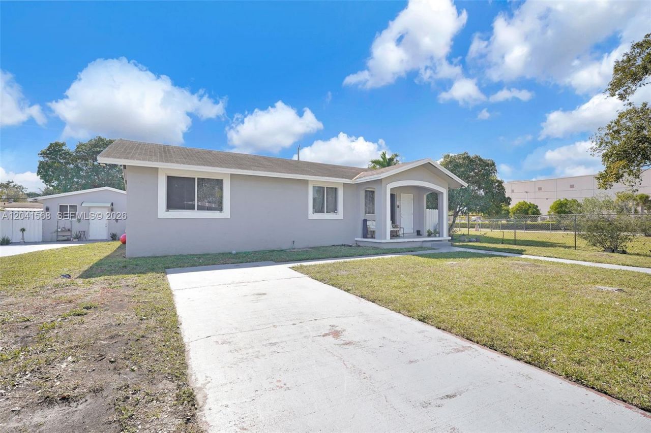 3280 NW 213th Ter , Miami Gardens, FL 33056 Photo